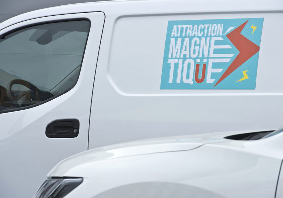 Magnet véhicule sur le coté